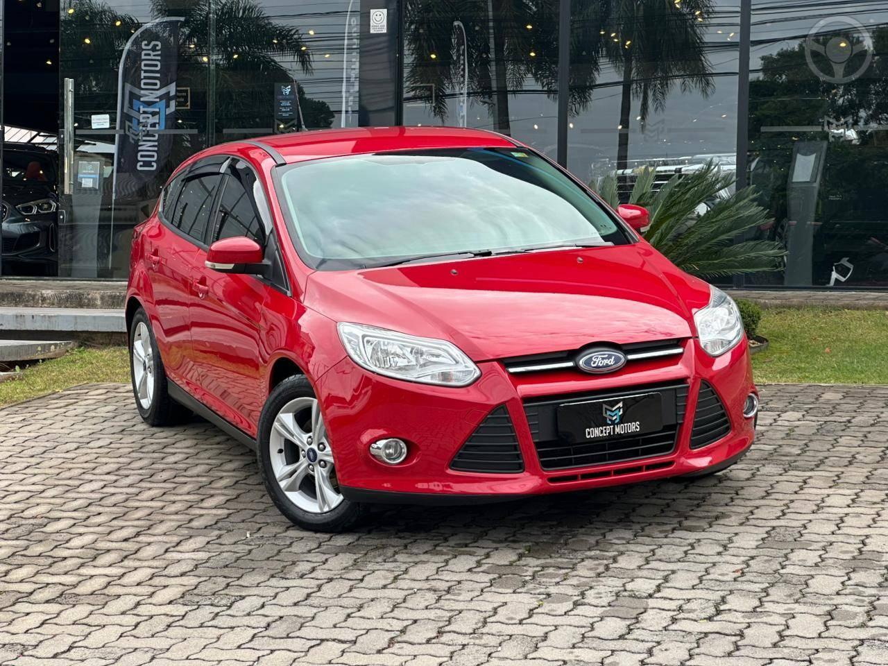 FOCUS 1.6 SE 8V FLEX 4P MANUAL - 2015 - PASSO FUNDO