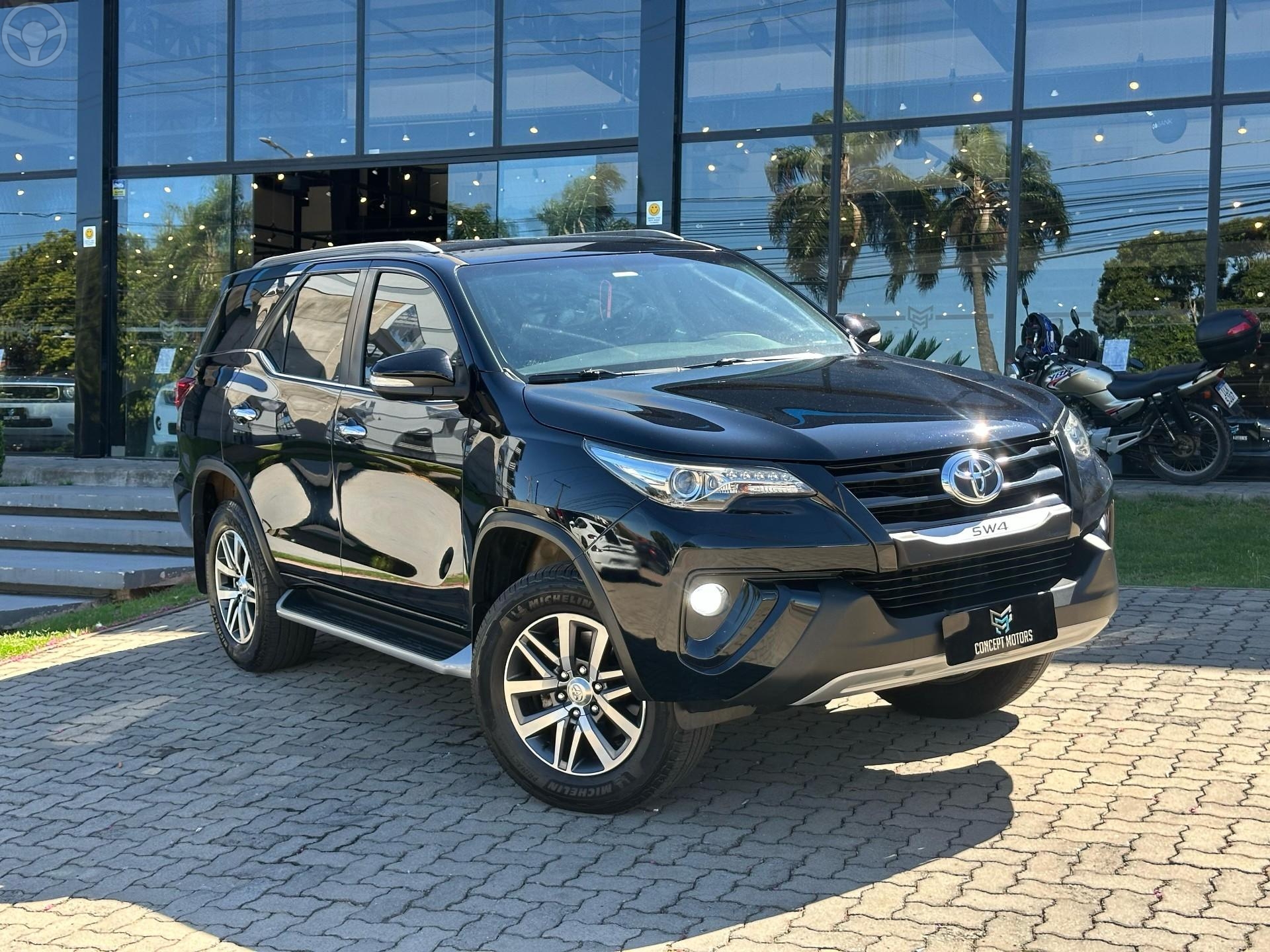 HILUX SW4 4.0 SRX 4X4 7 LUGARES V6 24V 4P AUTOMÁTICO - 2016 - PASSO FUNDO