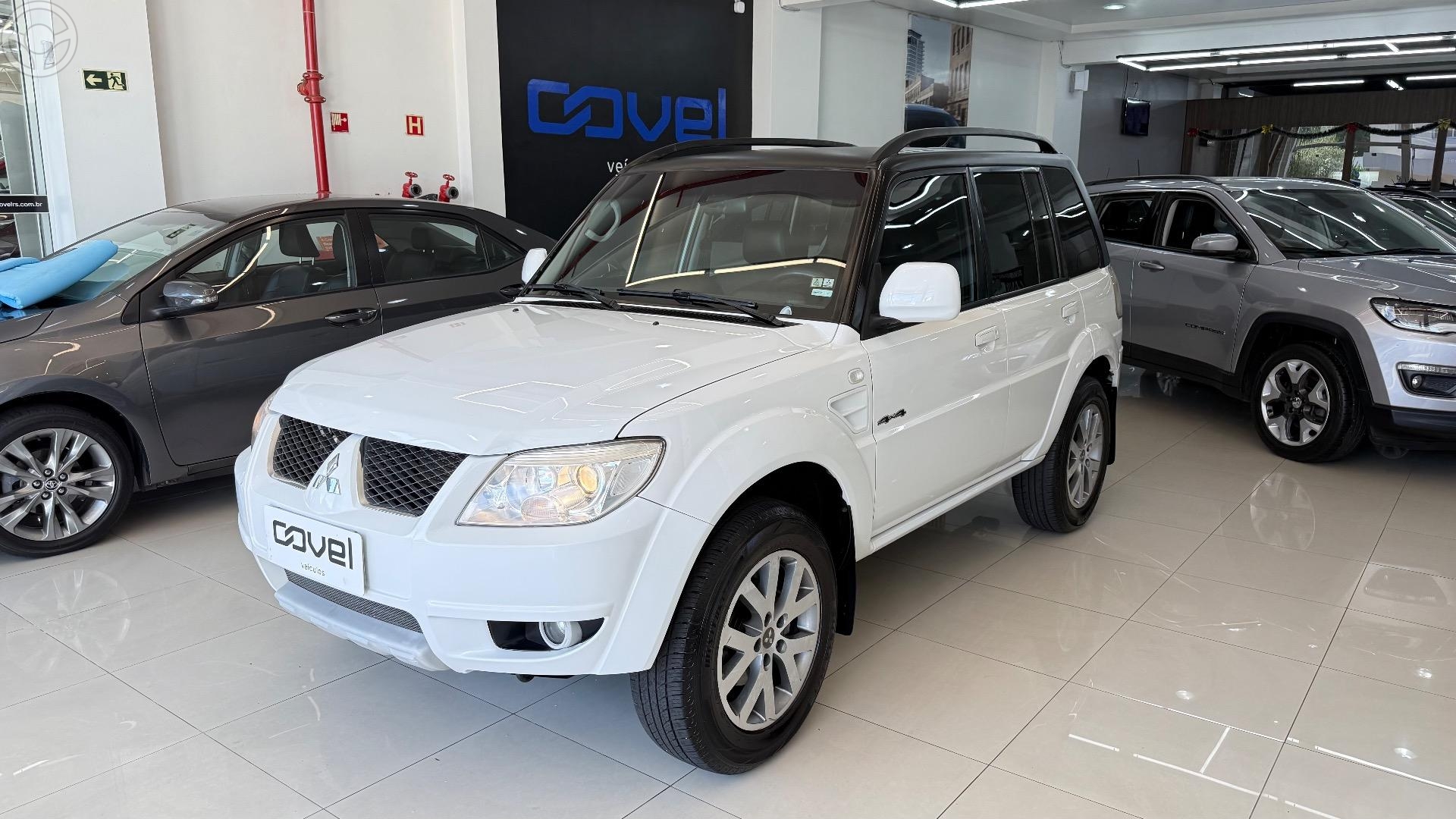 PAJERO TR4 2.0 4X4 16V 140CV FLEX 4P AUTOMATICO - 2014 - ENCANTADO