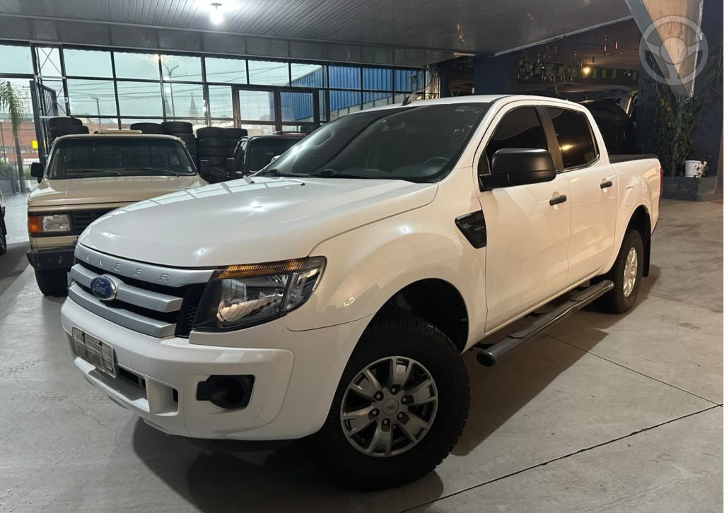 RANGER 2.5 XLT 4X2 CD 16V FLEX 4P MANUAL - 2013 - CAXIAS DO SUL