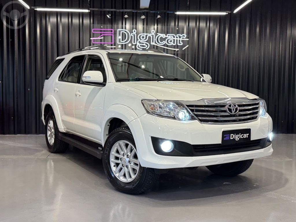 HILUX SW4 SR 4X2 2.7/ 2.7 FLEX 16V AUT.  - 2015 - LAJEADO