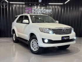 hilux sw4 sr 4x2 2.7  2.7 flex 16v aut.  2015 lajeado