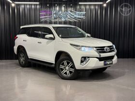 hilux sw4 srv 4x2 2.7 flex 16v aut.  2019 lajeado