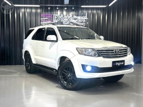 hilux sw4 sr 4x2 2.7  2.7 flex 16v aut.  2015 lajeado