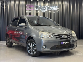 etios xs 1.5 flex 16v 5p mec.  2015 lajeado