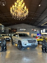 grand cherokee 3.6 v6 laredo 4wd 4p automatico 2012 lajeado
