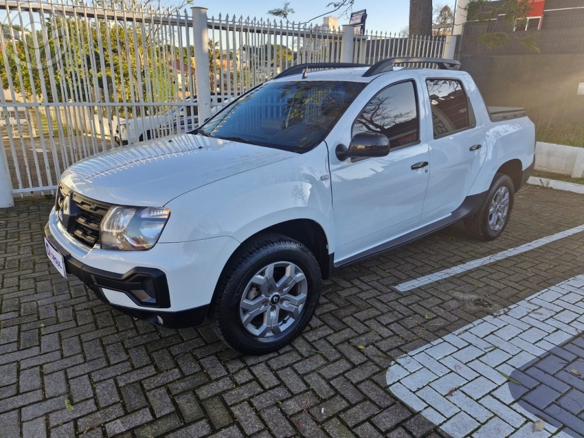 OROCH 1.6 16V SCE INTENSE FLEX 4P MANUAL - 2024 - CANELA