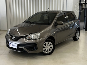 etios 1.5 xs 16v flex 4p automatico 2018 canela