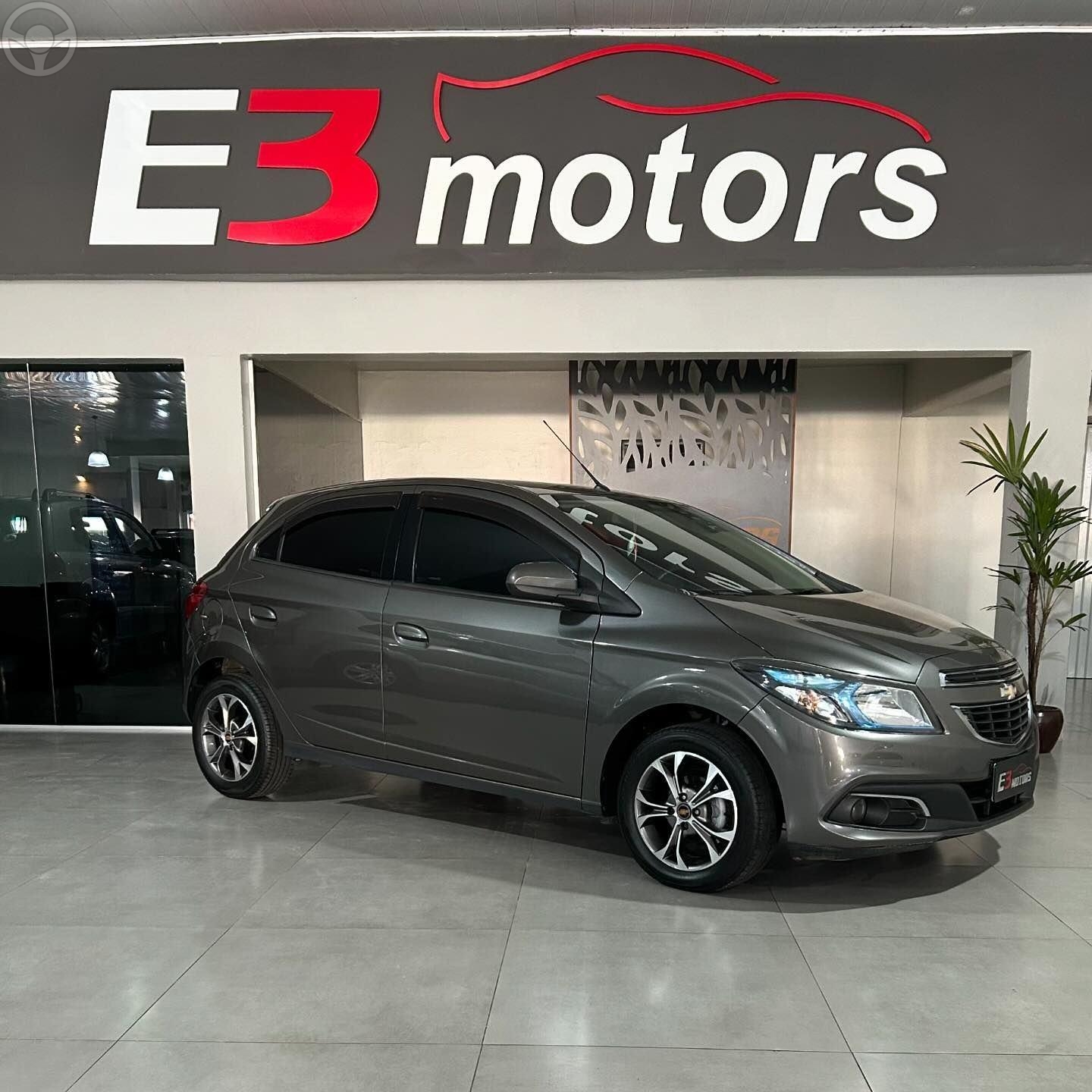 ONIX 1.4 MPFI LTZ 8V FLEX 4P MANUAL - 2015 - NOVO HAMBURGO