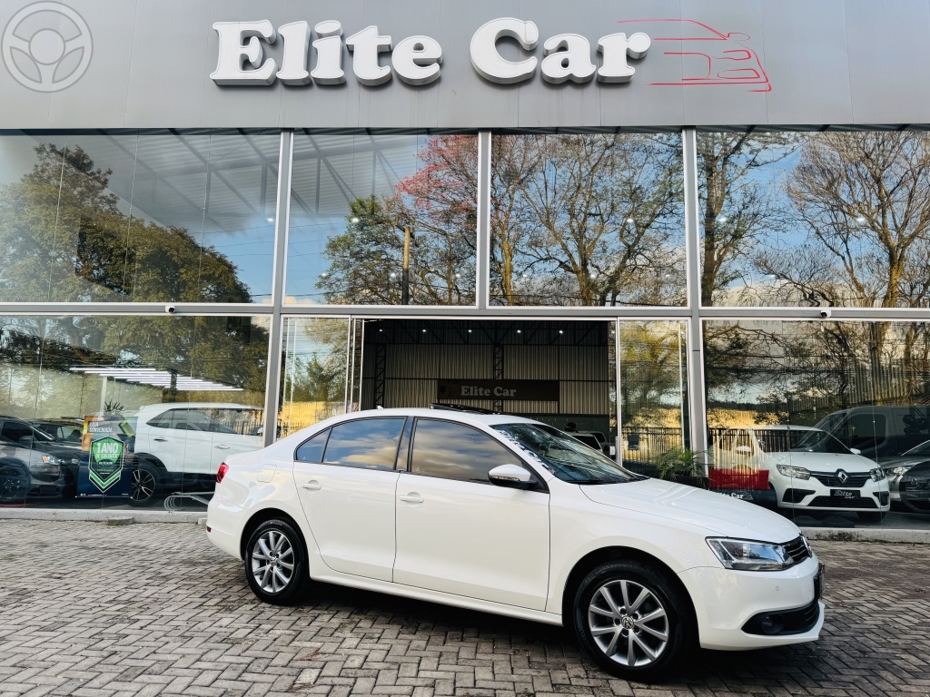 JETTA 2.0 COMFORTLINE FLEX 4P TIPTRONIC - 2014 - ESTâNCIA VELHA