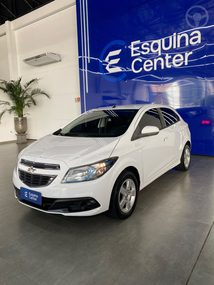 ONIX HATCH LT 1.4 8V FLEXPOWER 5P MEC. - 2014 - TEUTôNIA