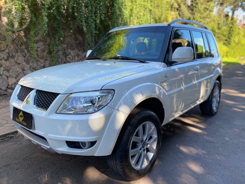 PAJERO TR4 2.0 - 2010 - ESTRELA