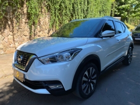 kicks sl 1.6 2017 estrela