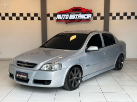 astra 1.8 mpfi comfort sedan 8v flex 4p manual 2005 novo hamburgo