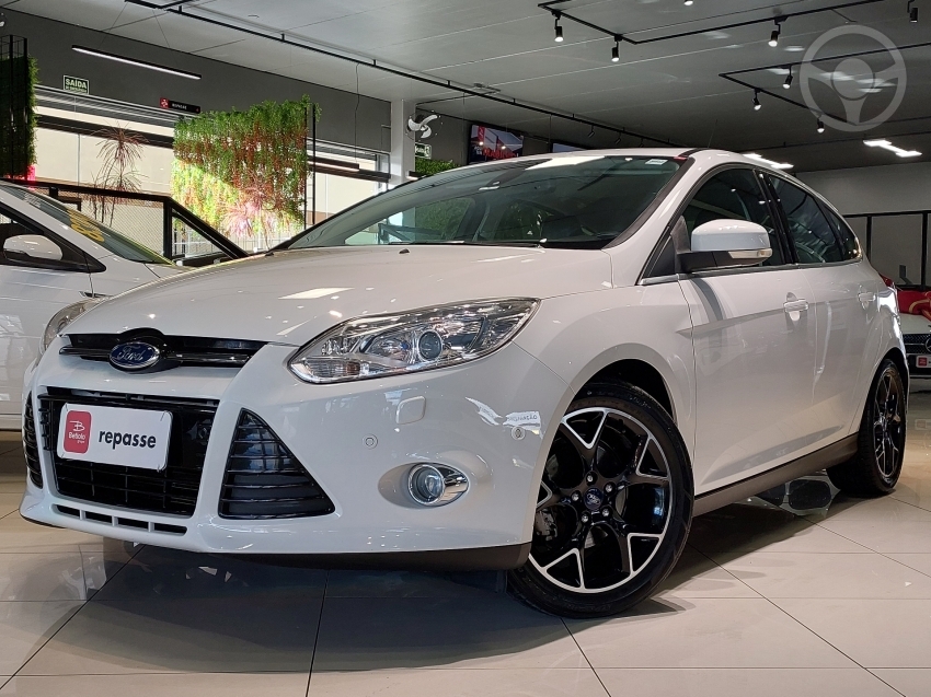 FOCUS 2.0 TITANIUM HATCH 16V FLEX 4P AUTOMÁTICO - 2014 - LAJEADO