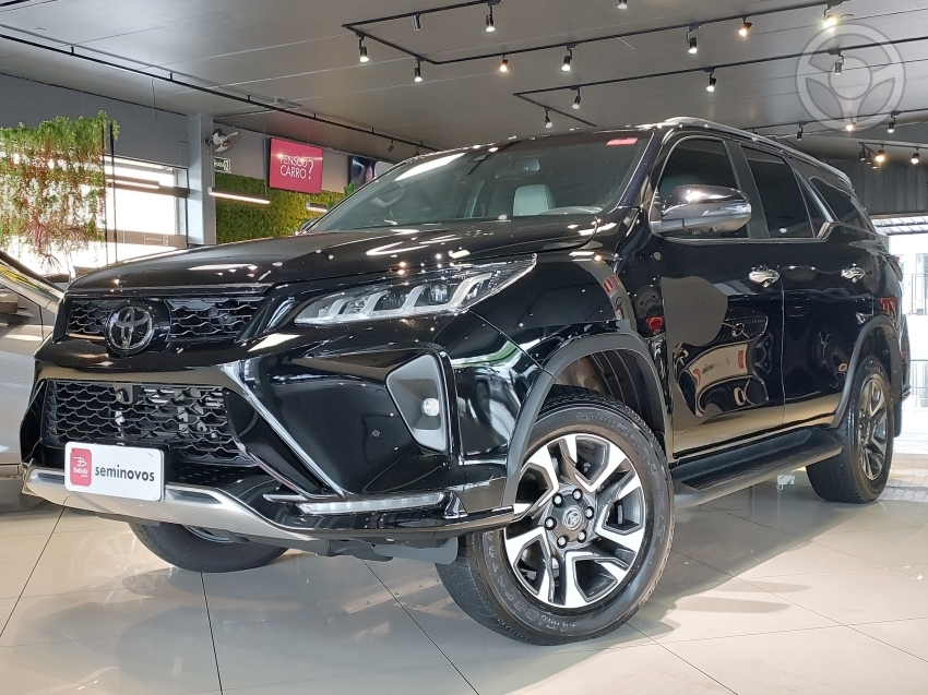 HILUX SW4 2.8 4X4 DIAMOND 16V TURBO DIESEL 4P 7 LUGARES AUTOMATICO - 2024 - LAJEADO