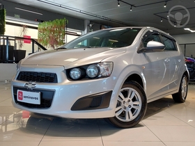 sonic 1.6 lt 16v flex 4p manual 2013 lajeado
