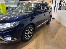 outlander 2.0 comfort 16v 4p automatico 2018 porto alegre