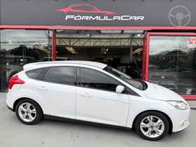 focus 1.6 se hatch 16v flex 4p automatico 2015 caxias do sul