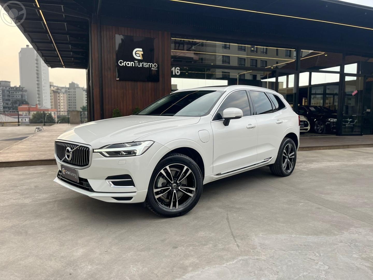 XC60 2.0 T8 MOMENTUM HYBRID 4P AUTOMATICO - 2021 - CAXIAS DO SUL