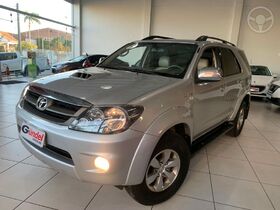 hilux sw4 srv d4 d 4x4 3.0 tdi dies. aut  2007 candelaria