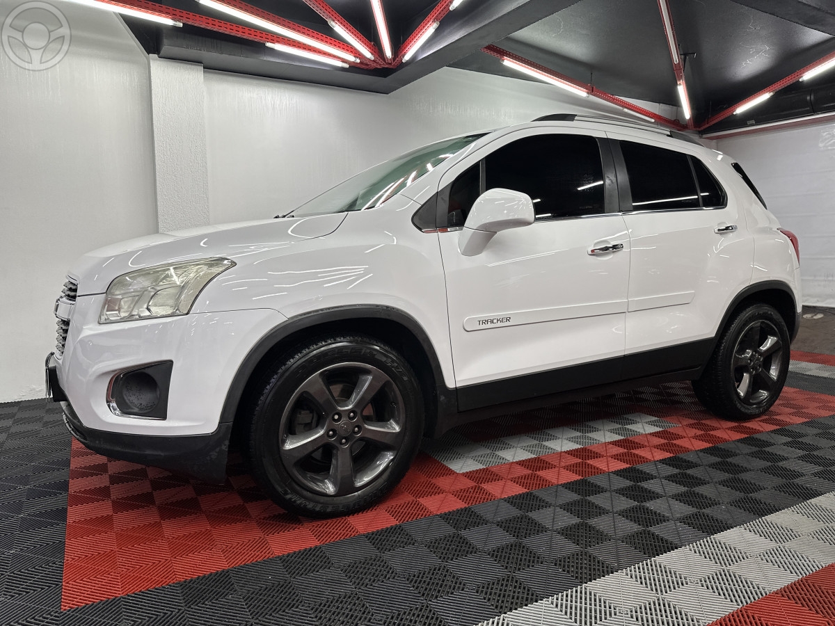 TRACKER 1.8 MPFI LTZ 4X2 16V FLEX 4P AUTOMÁTICO - 2015 - SANTA MARIA