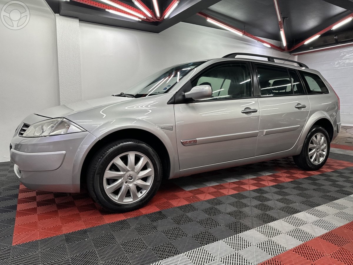 MÉGANE 1.6 DYNAMIQUE GRAND TOUR 16V FLEX 4P MANUAL - 2011 - SANTA MARIA