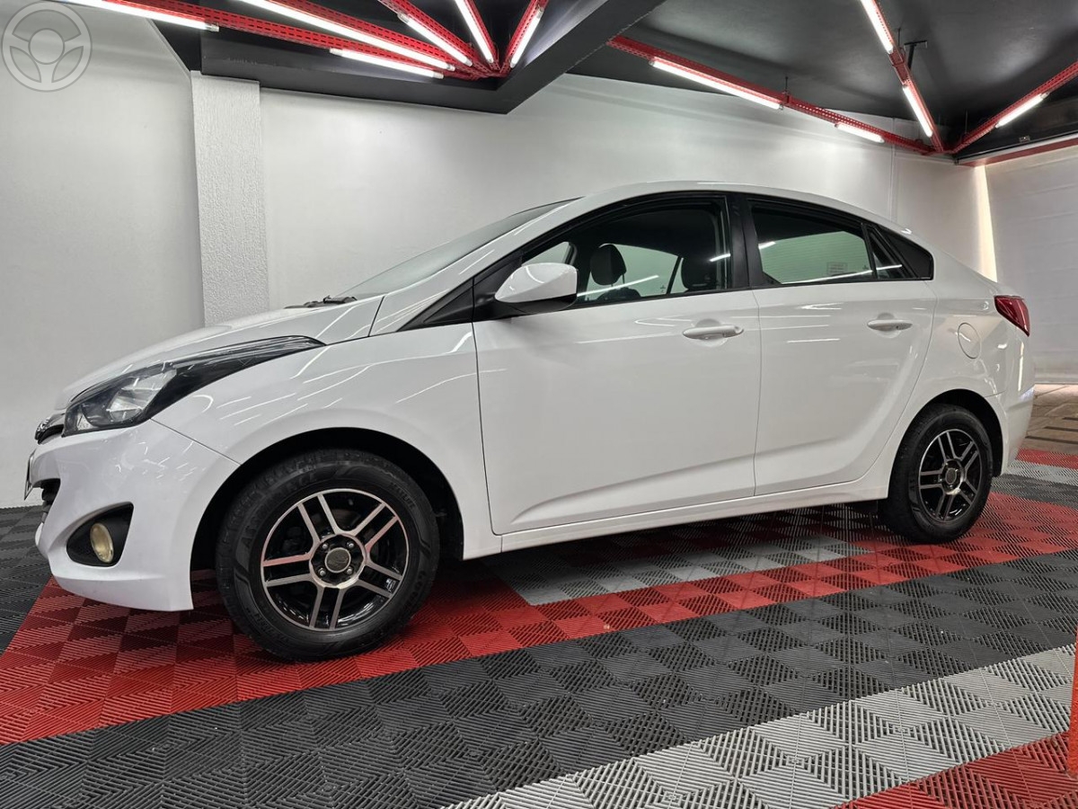 HB20S 1.6 COMFORT PLUS 16V FLEX 4P MANUAL - 2015 - SANTA MARIA