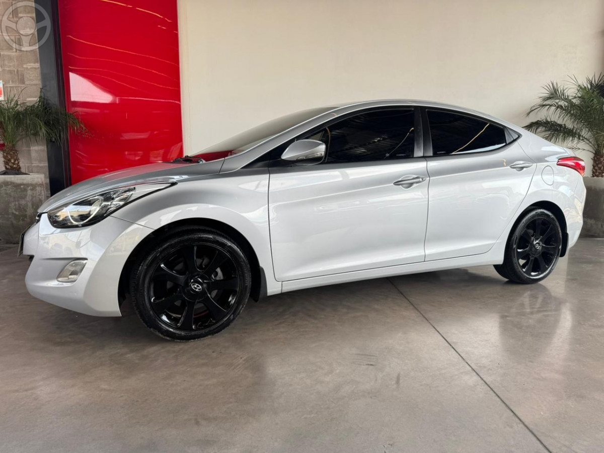ELANTRA 1.8 GLS 16V 4P MANUAL - 2012 - SANTA MARIA