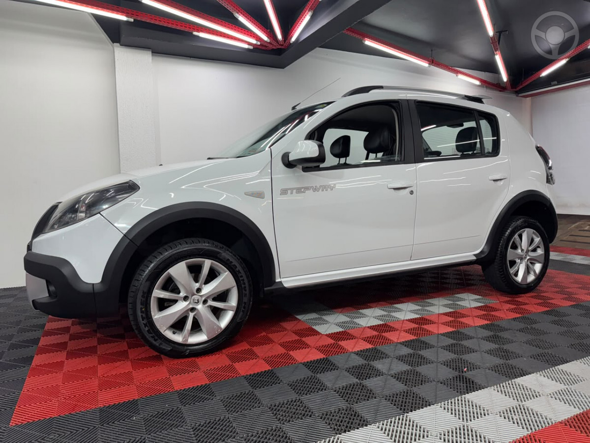 SANDERO 1.6 STEPWAY 16V FLEX 4P AUTOMÁTICO - 2014 - SANTA MARIA