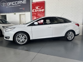 focus 2.0 se fastback 16v flex 4p automatico 2018 santa maria