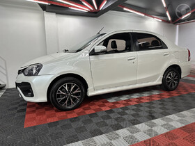 etios 1.5 platinum sedan 16v flex 4p automatico 2018 santa maria