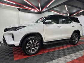 hilux sw4 2.8 4x4 srx platinum turbo 7 lugares diesel 4p automatico 2024 santa maria