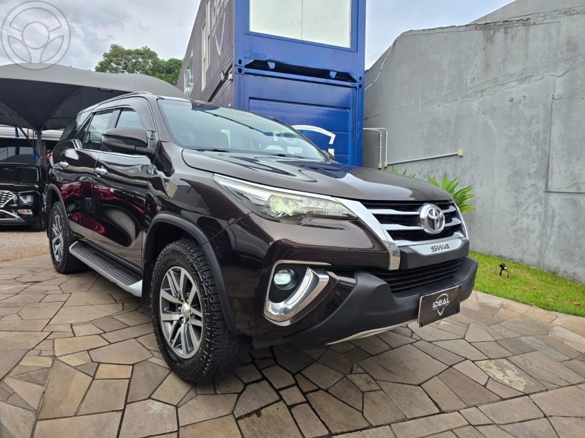 HILUX SW4 2.8 SRX 4X4 7 LUGARES 16V TURBO INTERCOOLER DIESEL 4P AUTOMÁTICO - 2018 - PASSO FUNDO