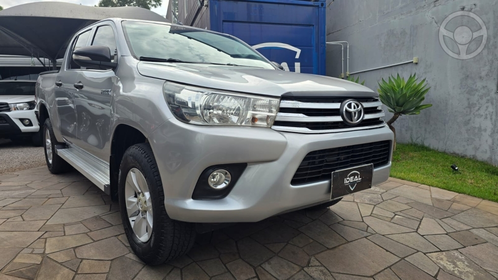 HILUX 2.8 STD 4X4 CD 16V DIESEL 4P MANUAL - 2017 - PASSO FUNDO