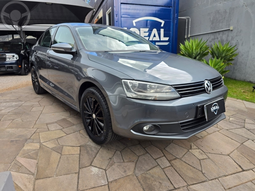 JETTA 2.0 COMFORTLINE FLEX 4P TIPTRONIC - 2011 - PASSO FUNDO