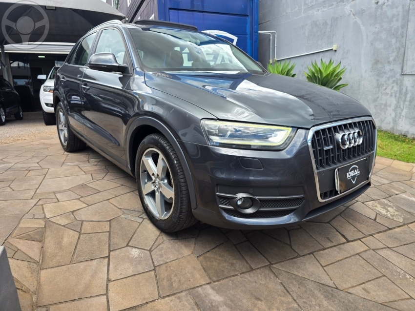 Q3 2.0 TFSI AMBIENTE QUATTRO 4P S TRONIC - 2013 - PASSO FUNDO