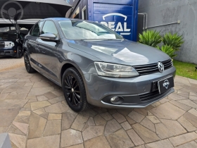 JETTA 2.0 COMFORTLINE FLEX 4P TIPTRONIC