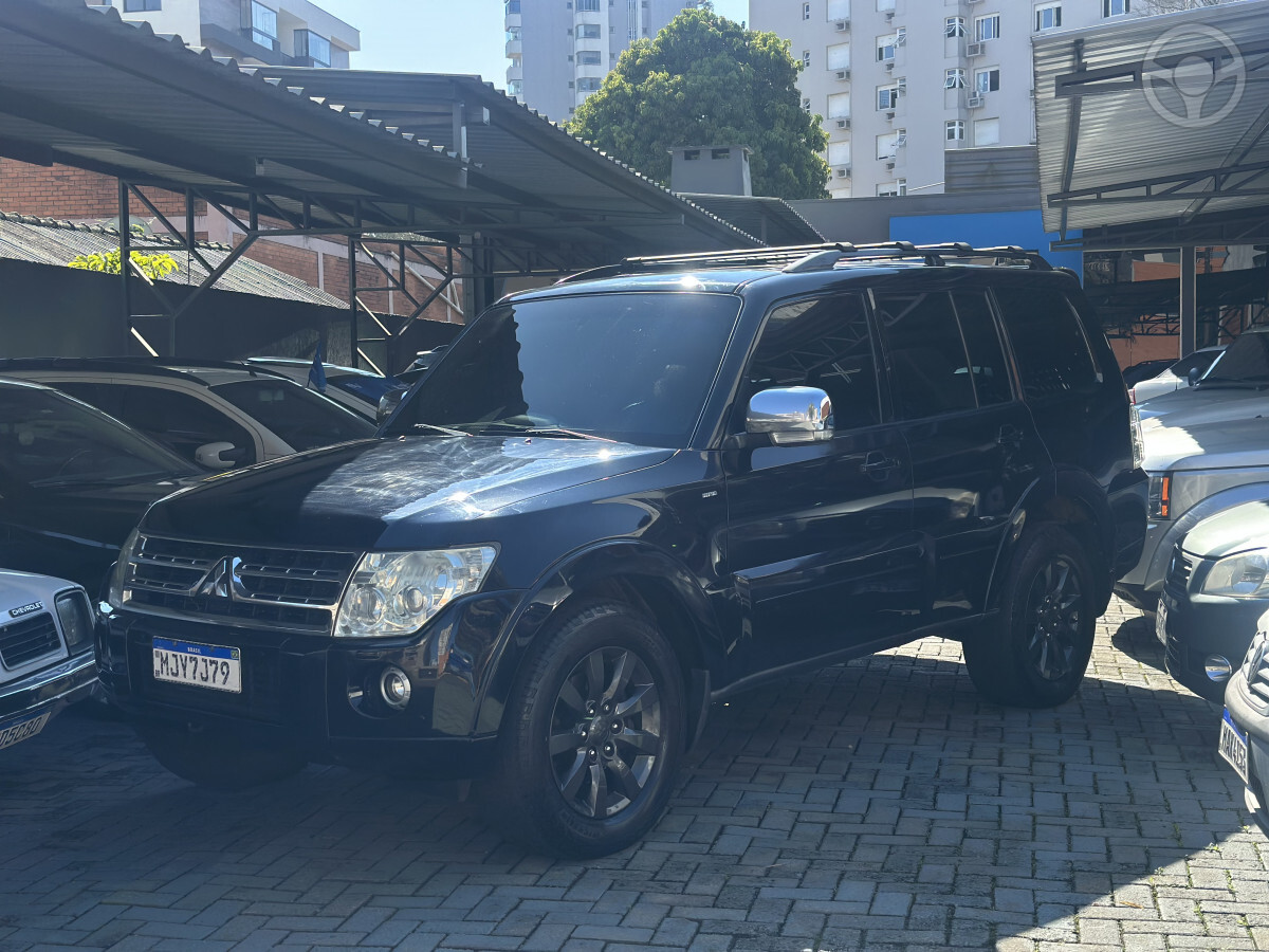 PAJERO FULL 3.2 HPE 4X4 16V TURBO INTERCOOLER DIESEL 4P AUTOMÁTICO - 2011 - NOVO HAMBURGO