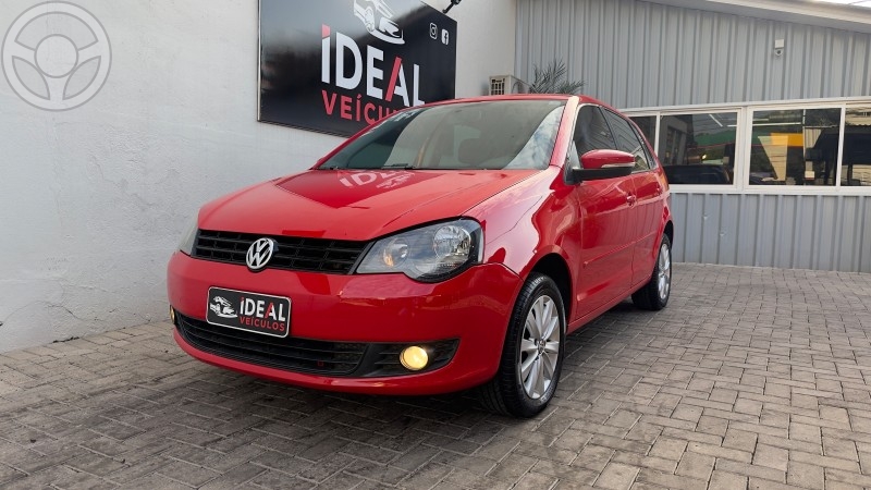 POLO HATCH 1.6 - 2014 - LAJEADO