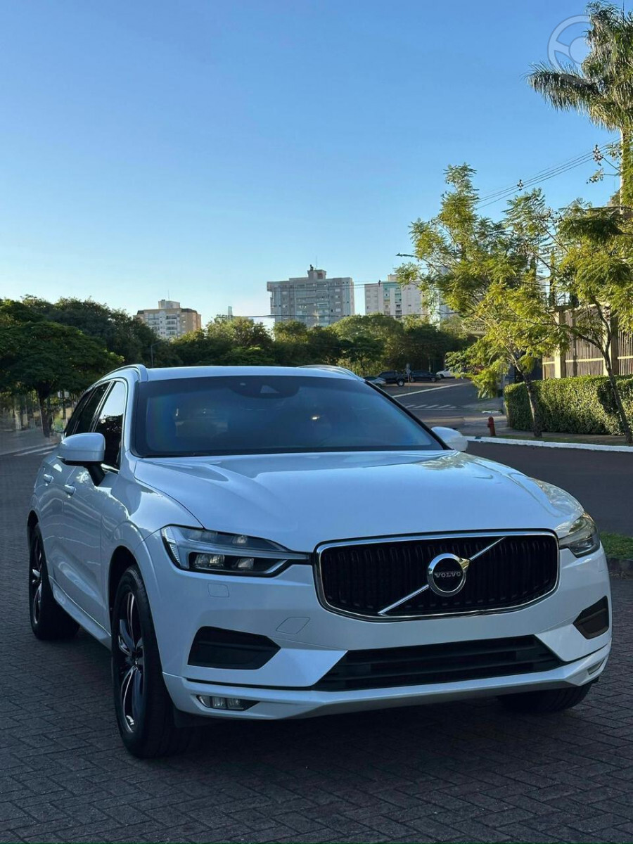 XC60 2.0 D5 MOMENTUM AWD DIESEL 4P AUTOMÁTICO - 2019 - PORTO ALEGRE