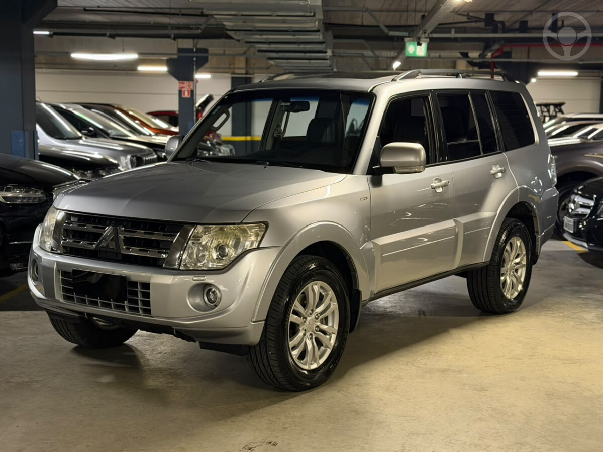 PAJERO FULL 3.2 HPE 4X4 16V DIESEL 4P AUTOMÁTICO - 2012 - PORTO ALEGRE