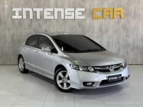 CIVIC 1.8 LXS 16V 4P AUTOMÁTICO