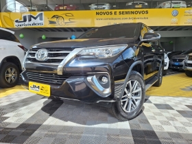 hilux sw4 srx 4x4 2.8 tdi diesel automatica 7 lugares  2020 espumoso