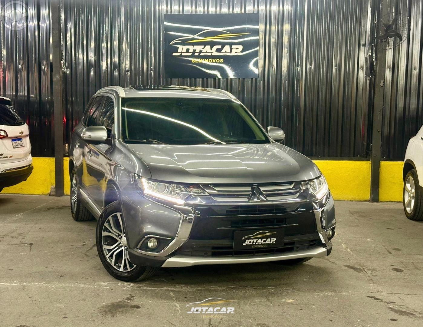 OUTLANDER 2.0 COMFORT 16V 4P AUTOMATICO - 2018 - CAXIAS DO SUL