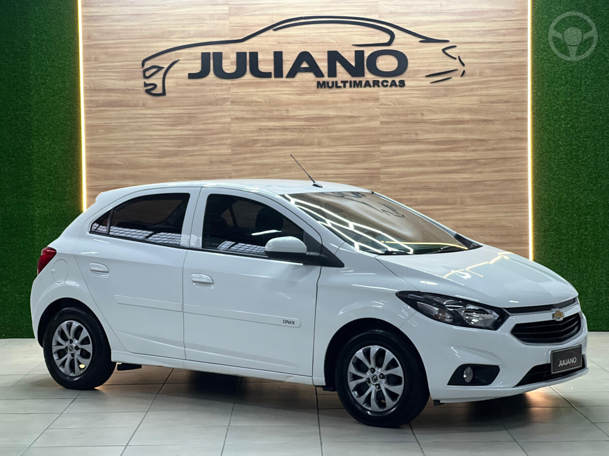 ONIX 1.0 MPFI LT 8V FLEX 4P MANUAL - 2017 - NOVO HAMBURGO