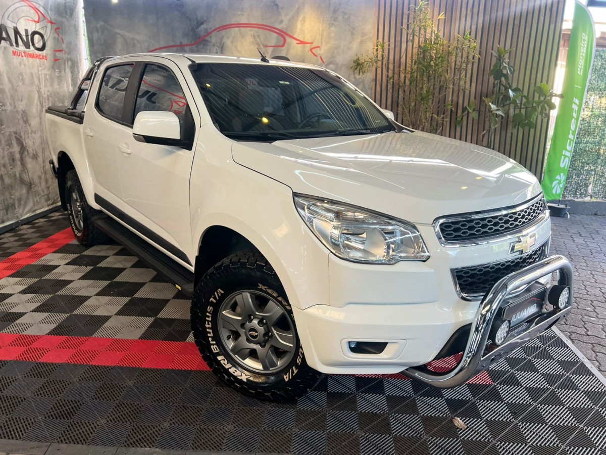 S10 2.4 ADVANTAGE 4X2 CD 8V FLEX 4P MANUAL - 2016 - NOVO HAMBURGO
