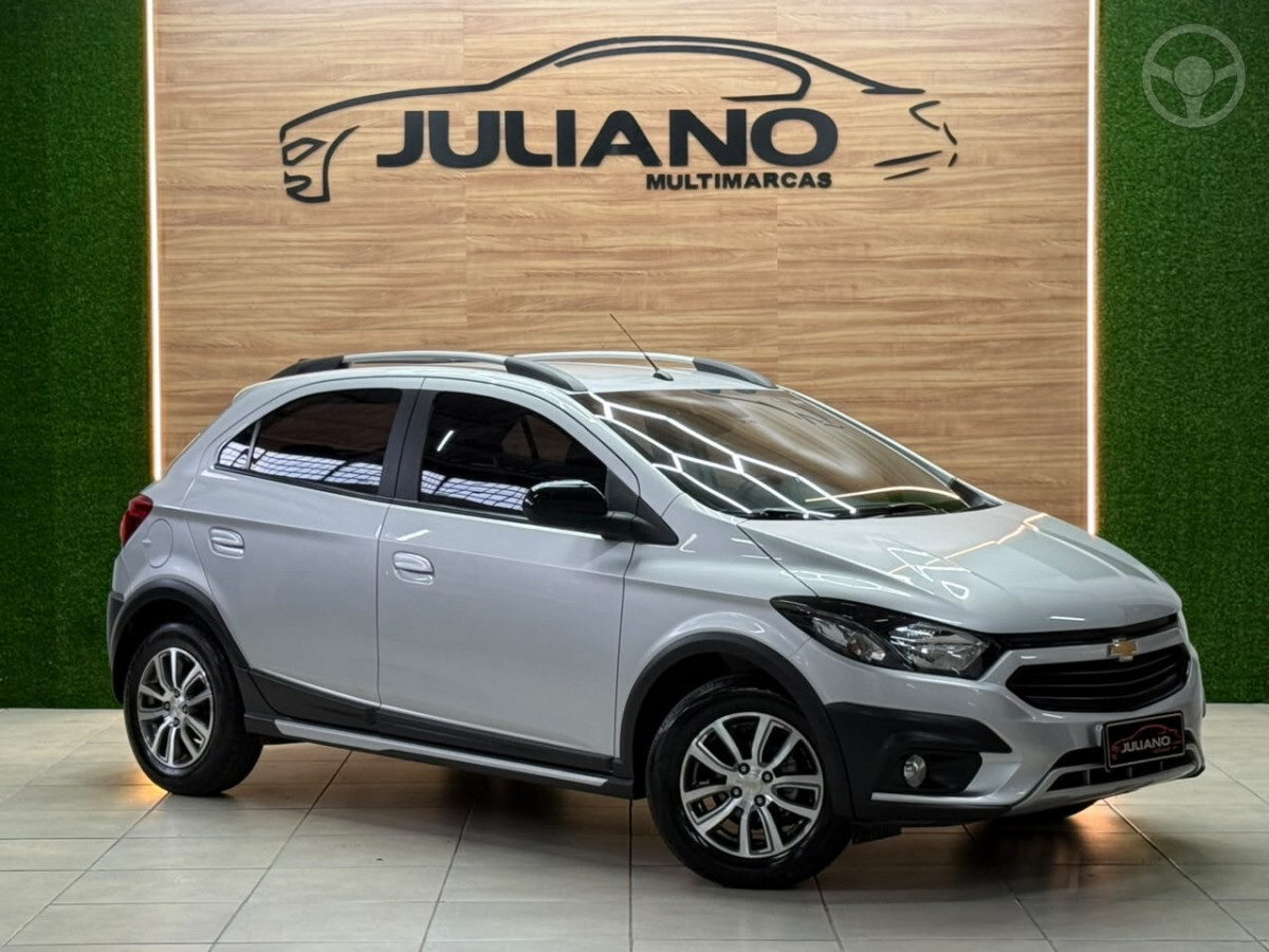ONIX 1.4 MPFI ACTIV 8V FLEX 4P MANUAL - 2018 - NOVO HAMBURGO