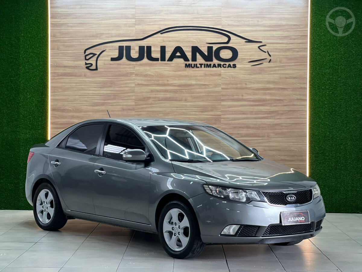 CERATO 1.6 E.213 SEDAN 16V 4P MANUAL - 2011 - NOVO HAMBURGO