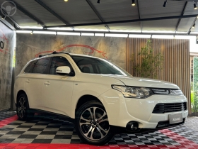 outlander 3.0 gt 4x4 v6 24v 4p automatico 2015 novo hamburgo
